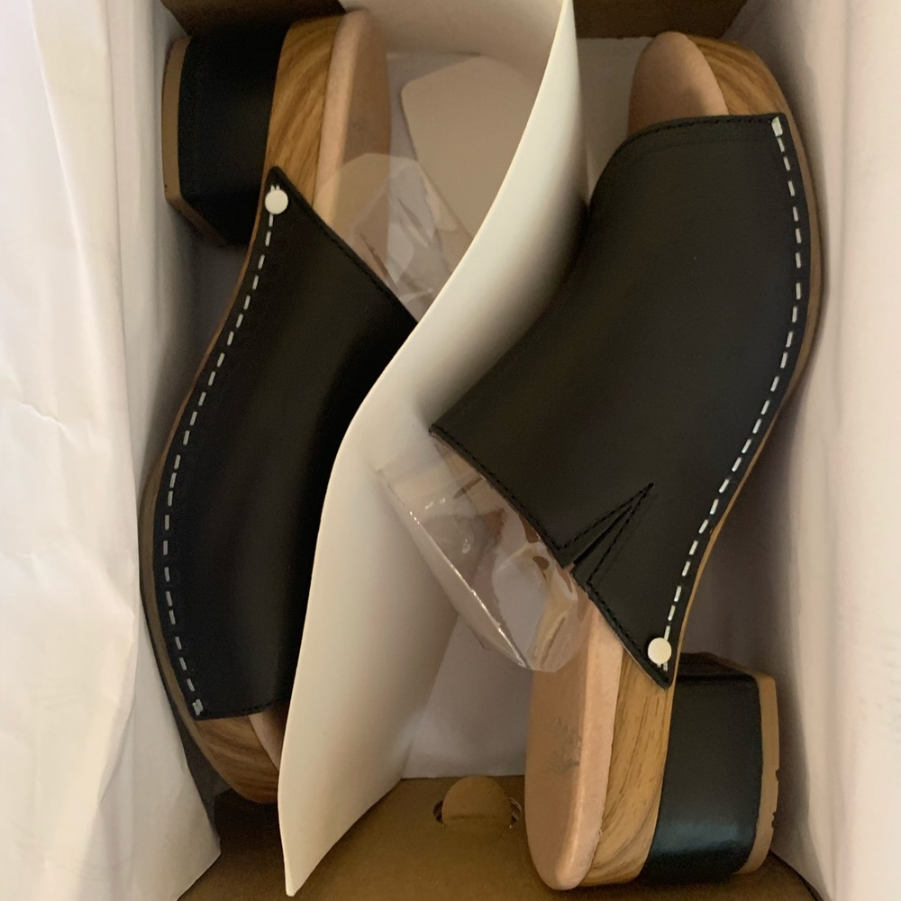 Black leather Dansko’s